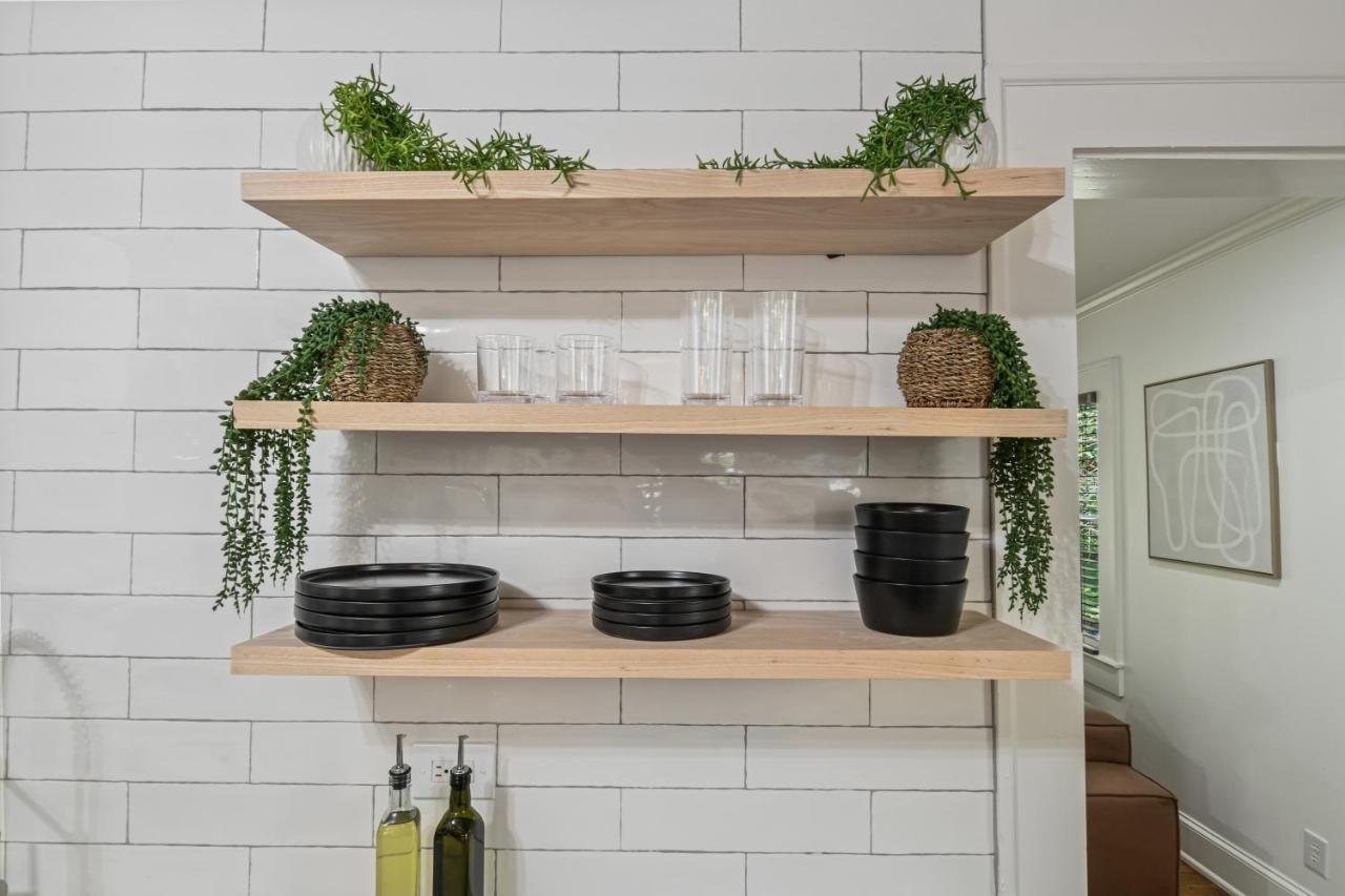 Sun Lit Bungalow With Good Vibes And Lots Of Wine - Designedbydom Atlanta Zewnętrze zdjęcie